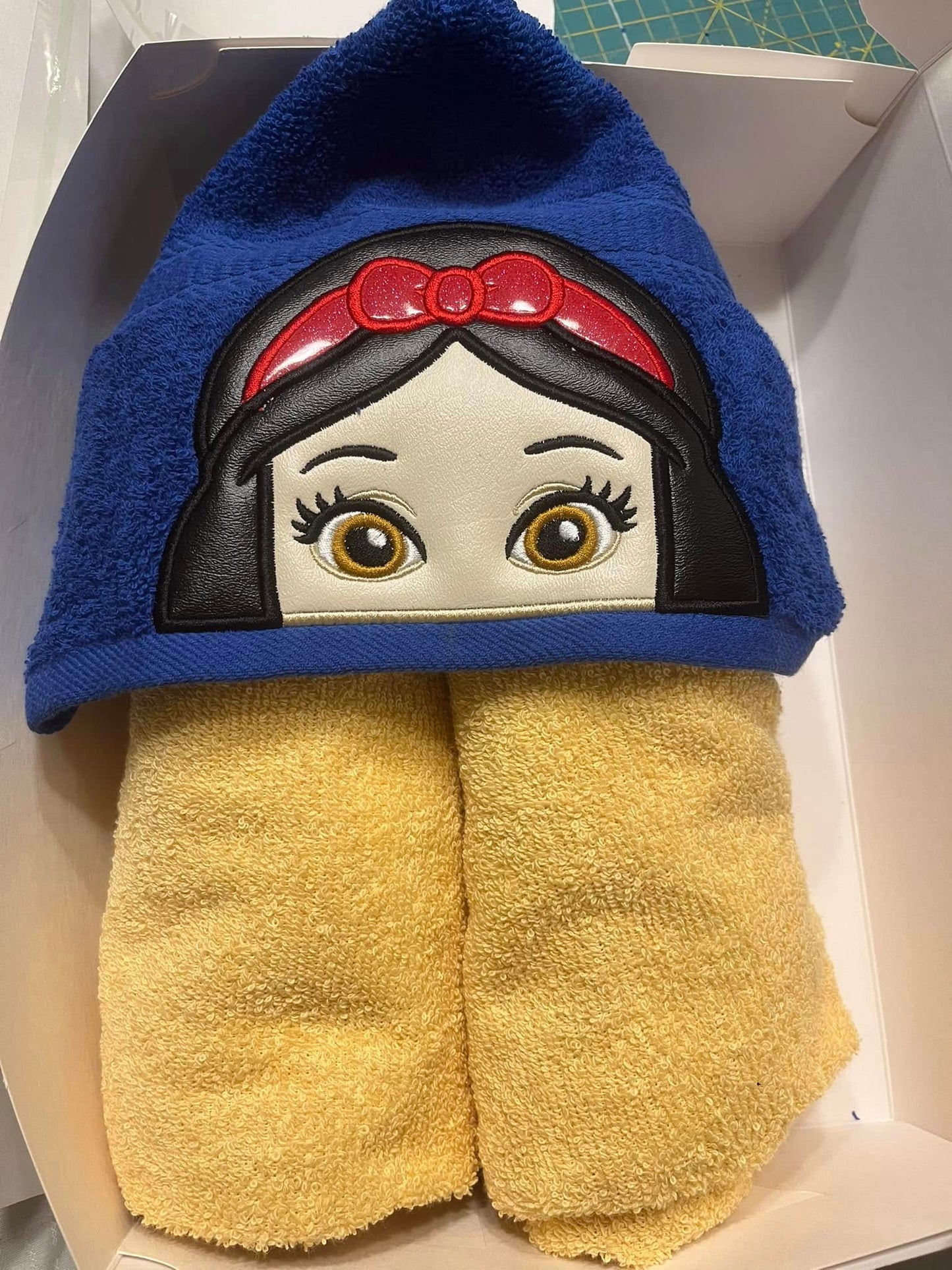 Apple Princess Hooded Towel